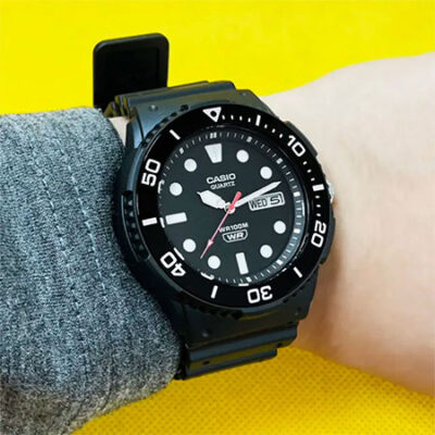 ساعت مچی کاسیو مدل CASIO MRW-230H-1E1